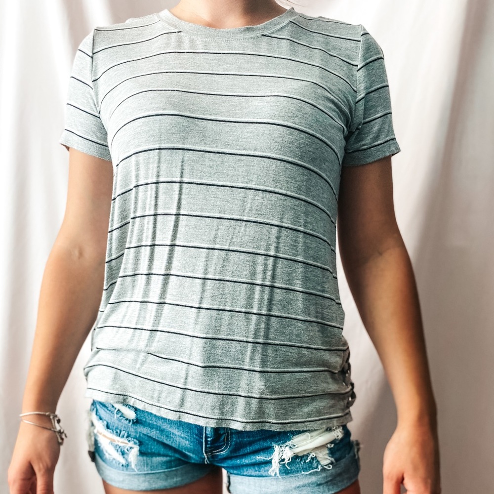 Gray/black/white strip T-shirt